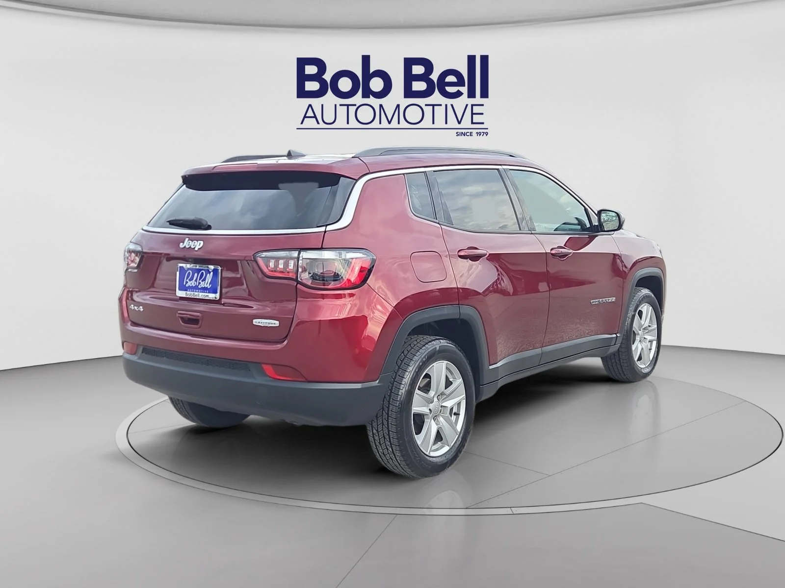 Used 2022 Red Jeep Latitude image 5