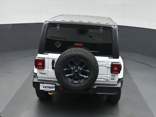New 2026 Bright White Clear-Coat Exterior Paint Jeep 85th Anniversary Edition image 35
