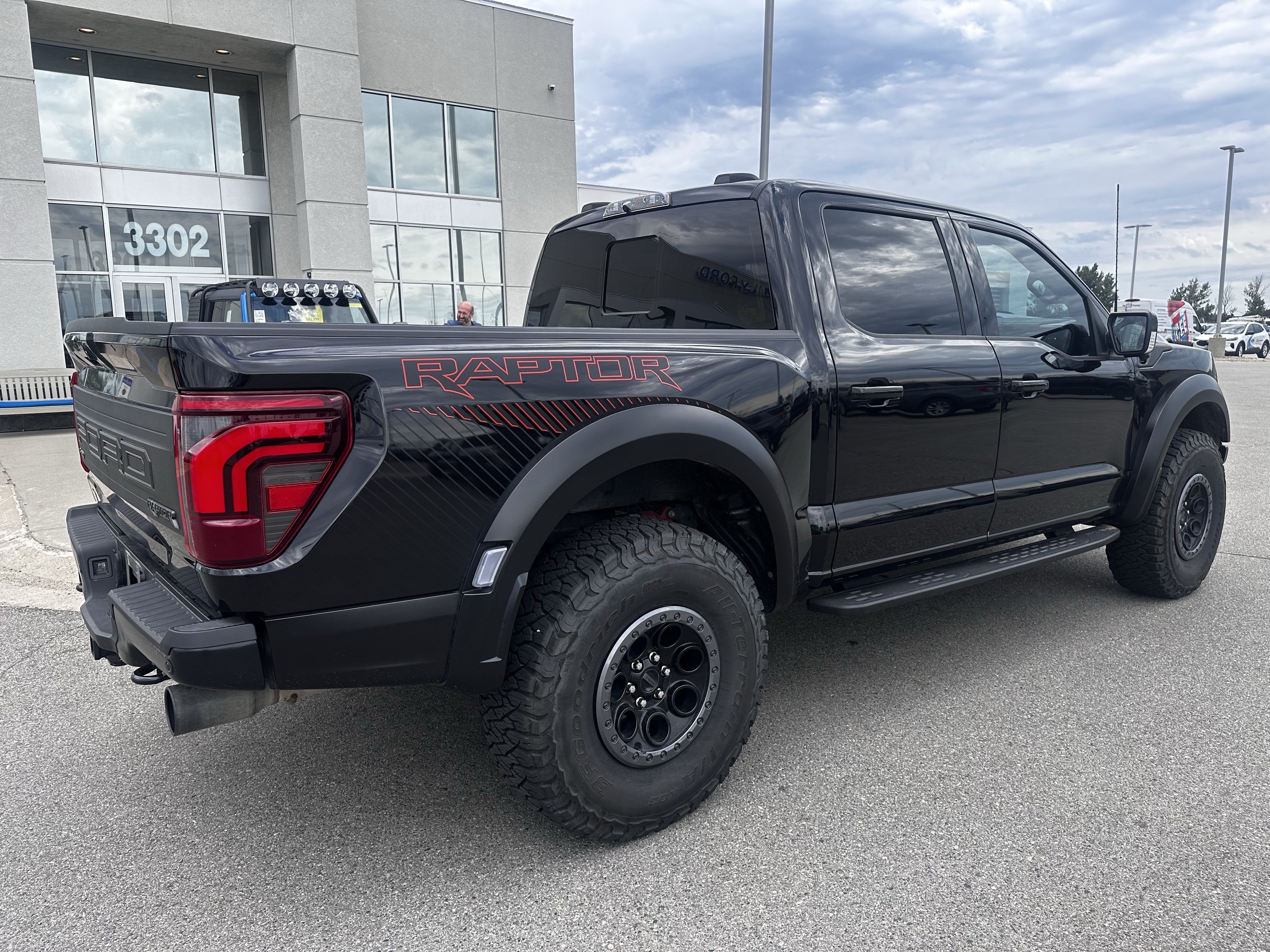 Used 2024 Agate Black Metallic Ford Raptor image 4