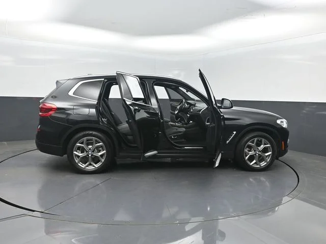 Used 2020 Black BMW xDrive30i image 36