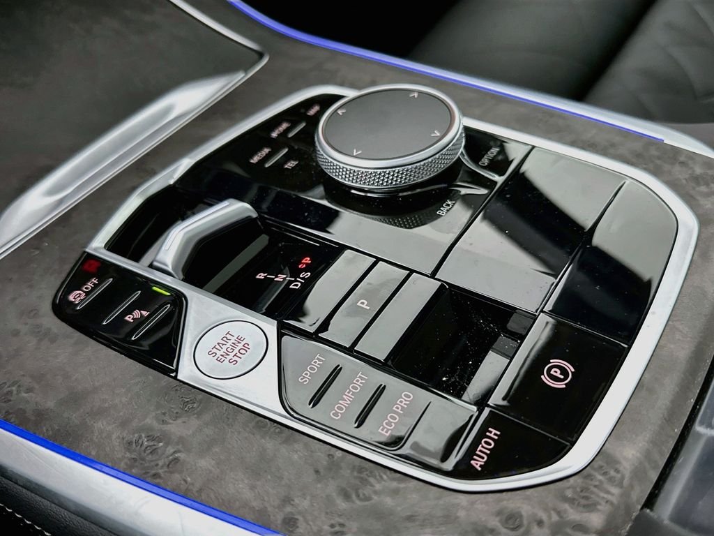 Used 2025 Gray BMW sDrive40i image 17