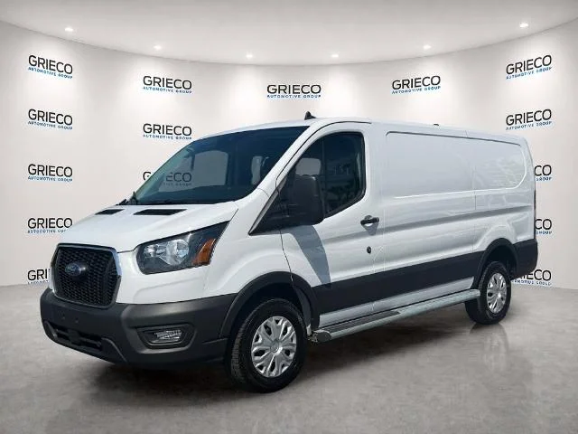 Used 2025 Oxford White Ford Base image 34