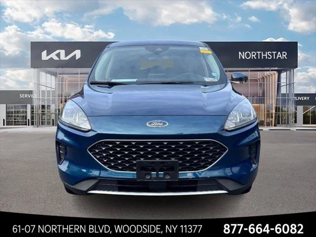 Used 2020 Green Ford SE image 2