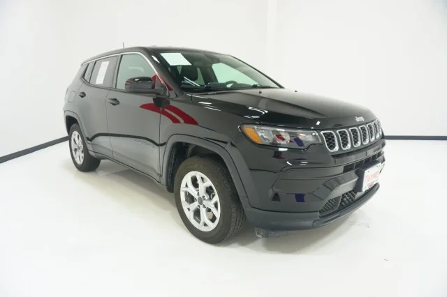 Used 2025 Diamond Black Crystal Pearlcoat Jeep Sport image 3