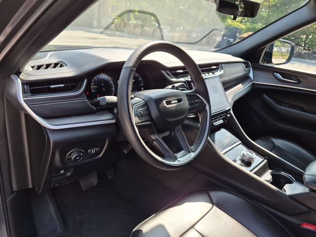 Used 2025 Gray Jeep Limited image 13