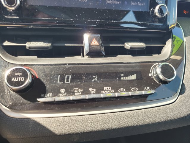 Used 2020  Toyota LE image 24