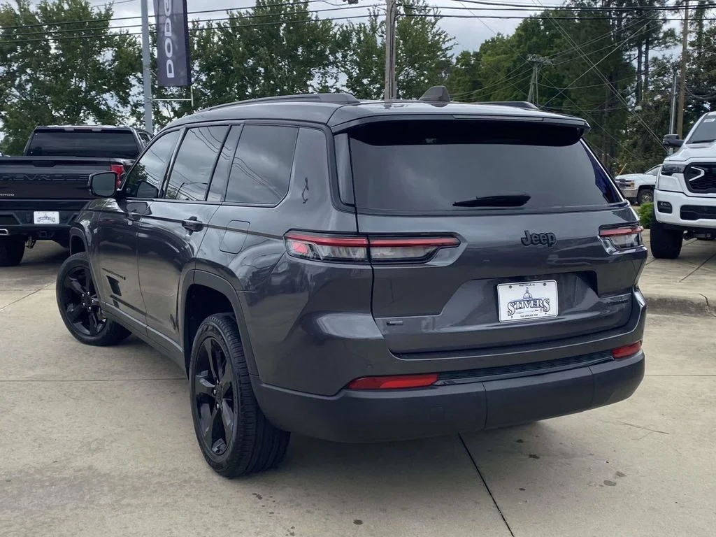 Used 2023 Gray Jeep Limited image 6