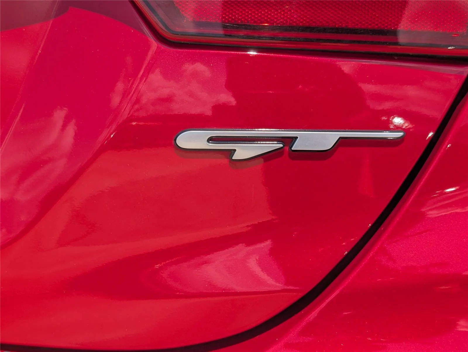 Used 2022 Currant Red Kia GT image 39