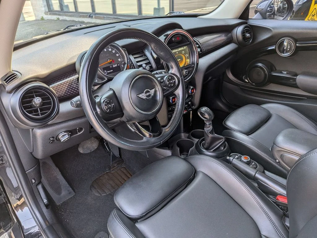 Used 2018 Black MINI Base image 12