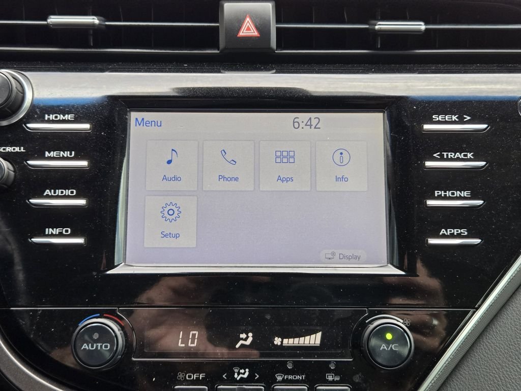 2018 Toyota Camry SE - Photo 11