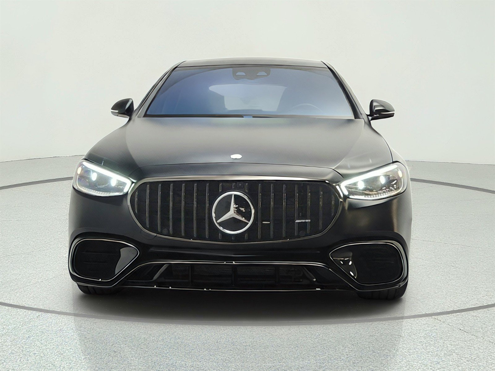 Used 2025 MANUFAKTUR Signature Night Black Magno Mercedes-Benz AMG® S 63 E 4MATIC Sedan image 2