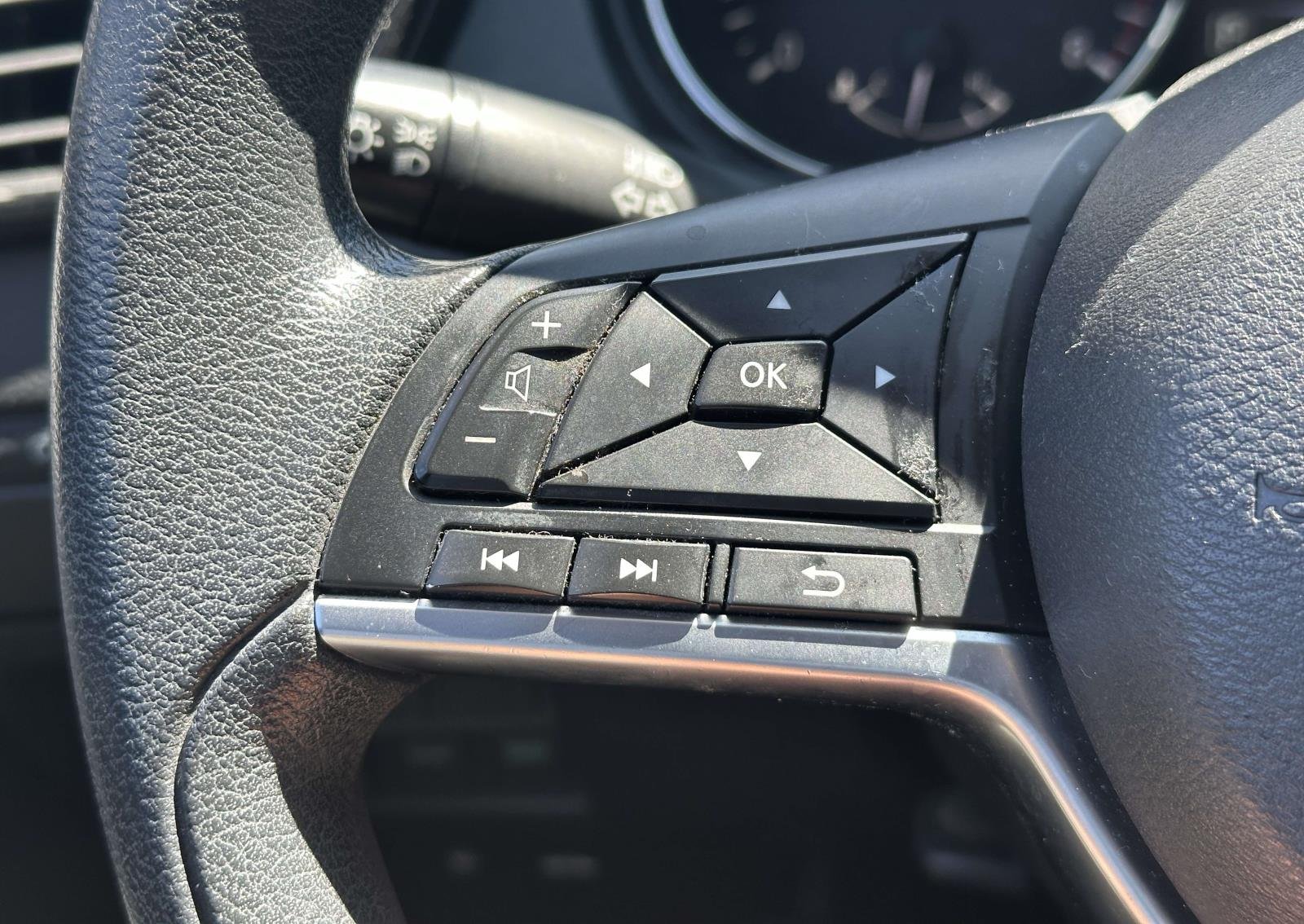 2017 Nissan Rogue S - Photo 25
