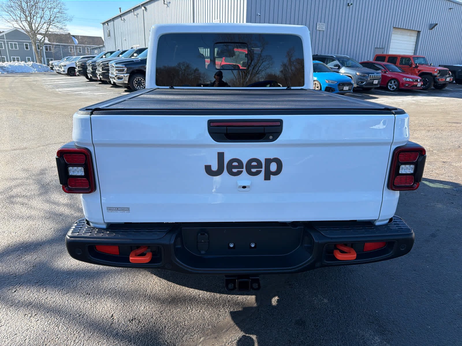 New 2026 Bright White Clear-Coat Exterior Paint Jeep Mojave X image 7