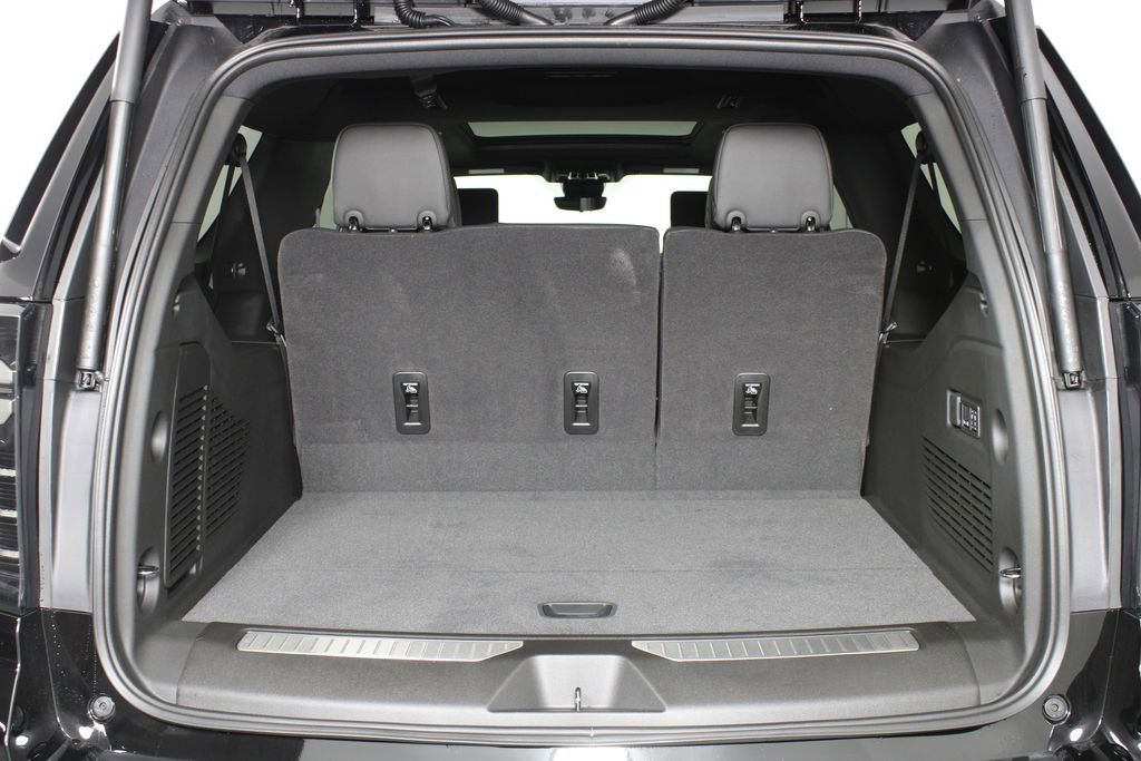 2026 Chevrolet Suburban High Country - Photo 8
