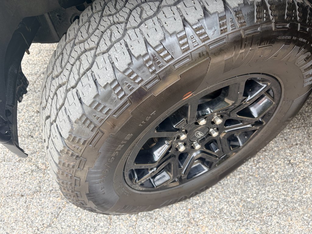 Used 2024 Agate Black Metallic Ford XLT image 30