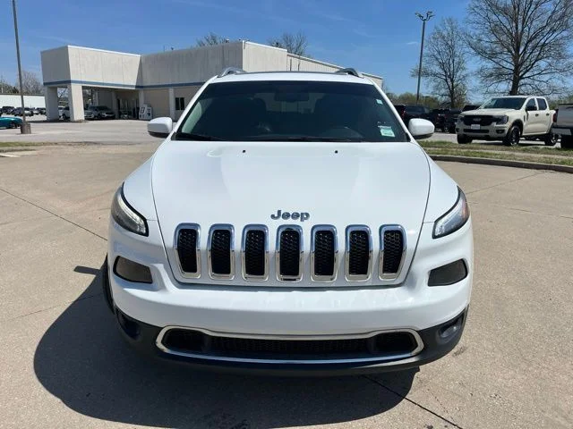 Used 2018 White Jeep Limited image 11