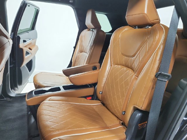 Used 2023 Black INFINITI Autograph image 43