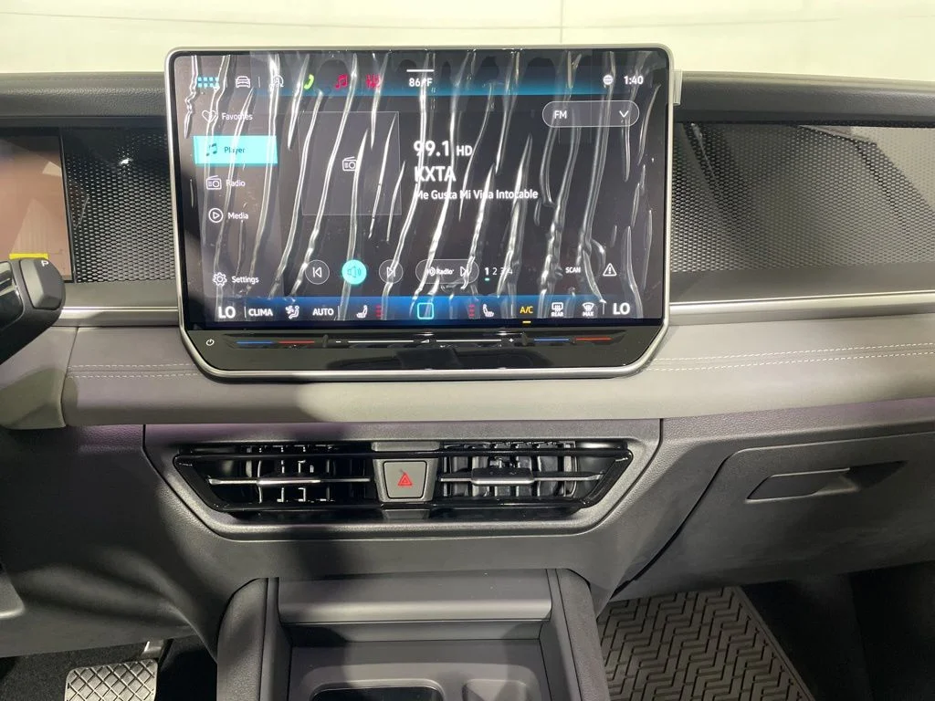 New 2026 Silver Volkswagen 2.0T SE image 13