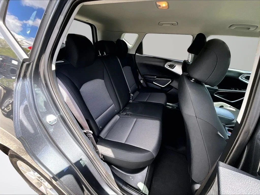 2025 Kia Soul LX - Photo 28