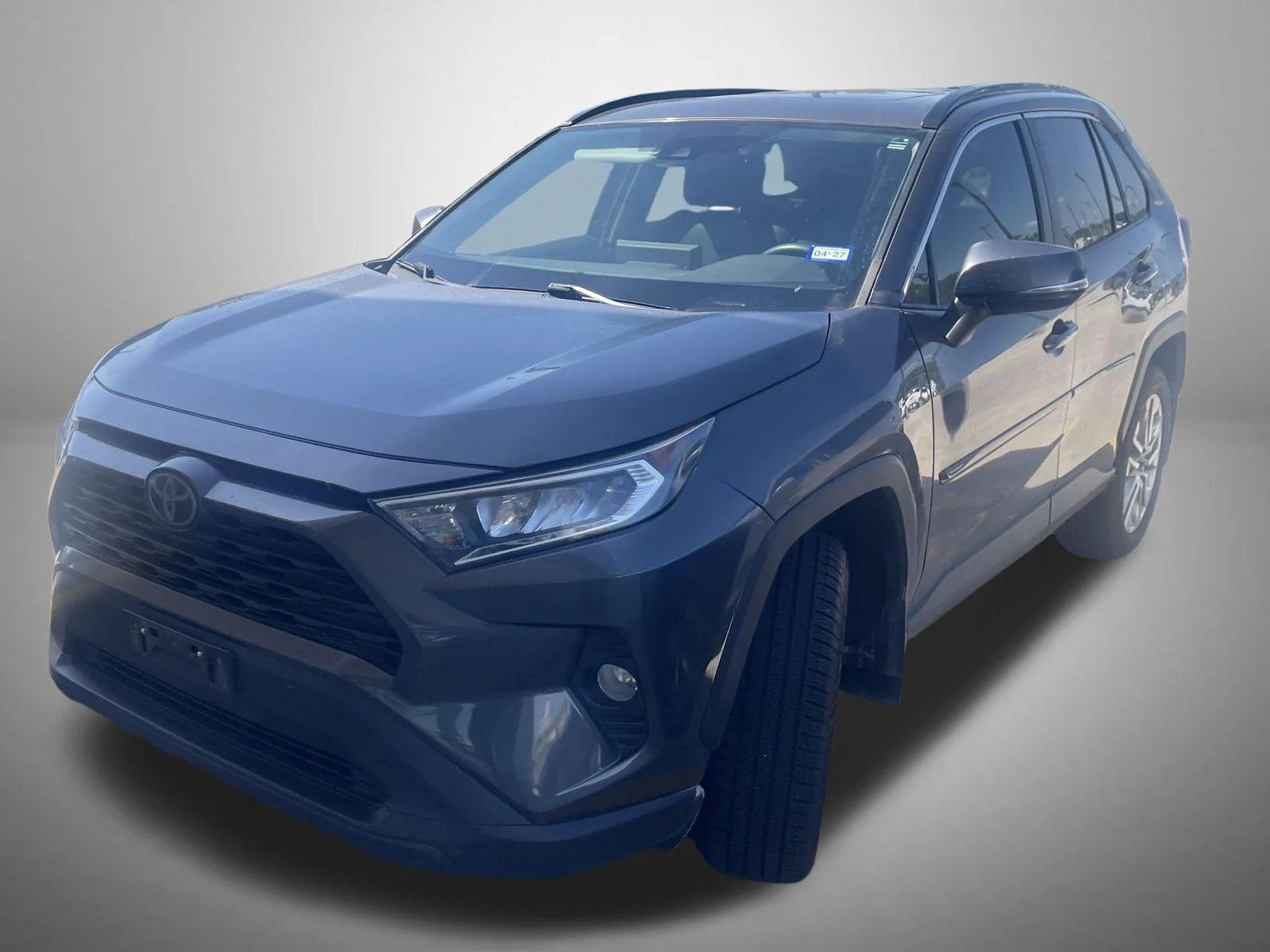 Used 2020 Gray Toyota XLE Premium image 1