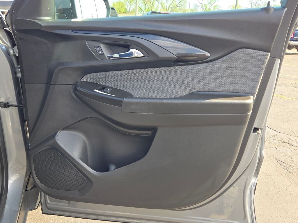 Used 2023 Gray Chevrolet LT image 8