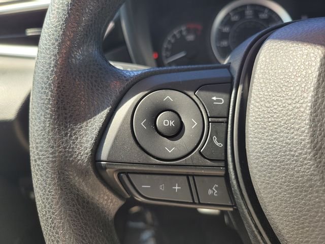 Used 2022 White Toyota LE image 28