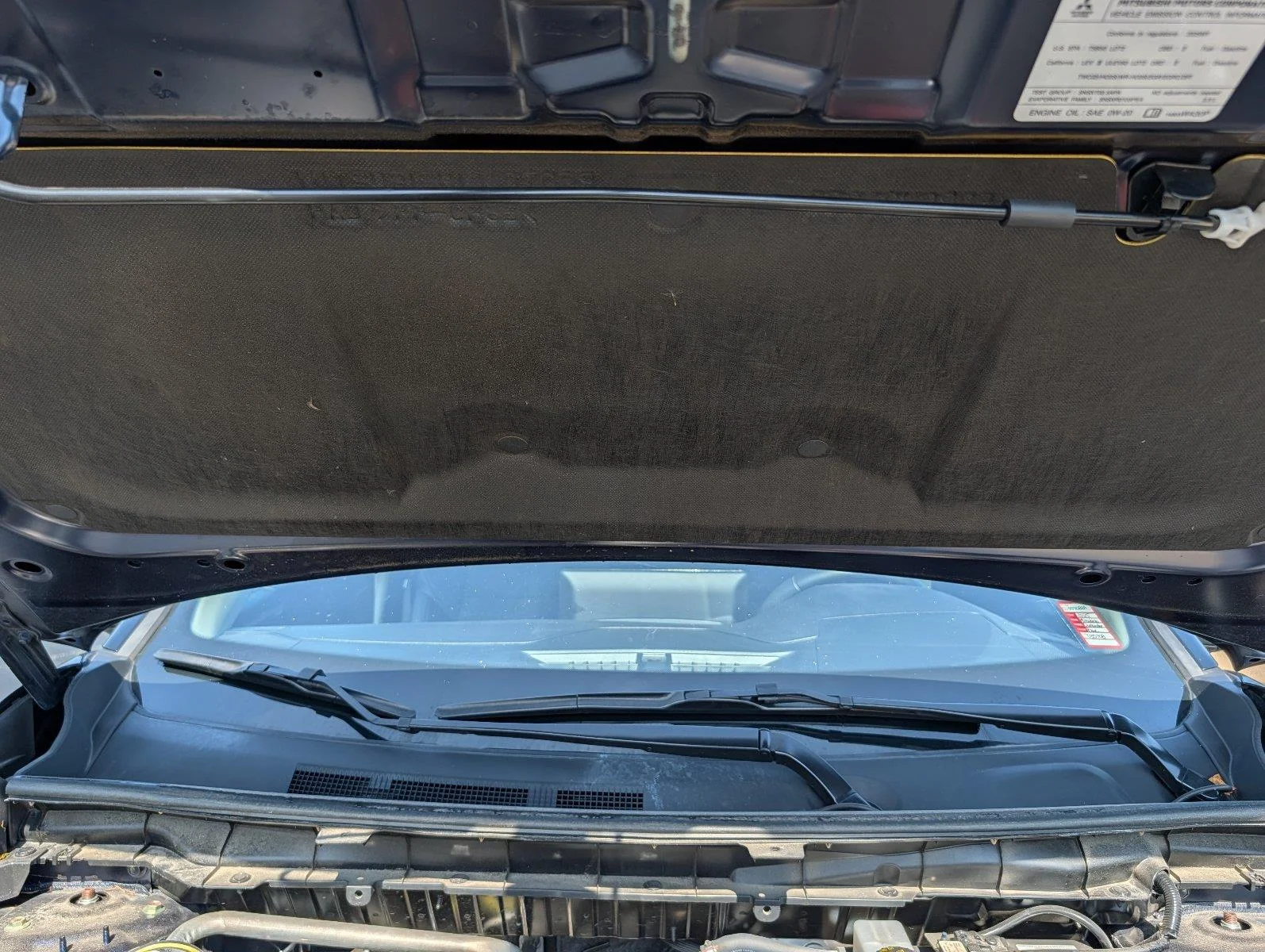 Used 2025 Cosmic Blue Metallic Mitsubishi SE image 34