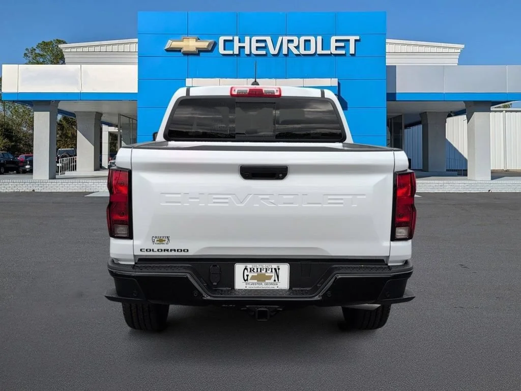 New 2026 Summit White Chevrolet WT image 4