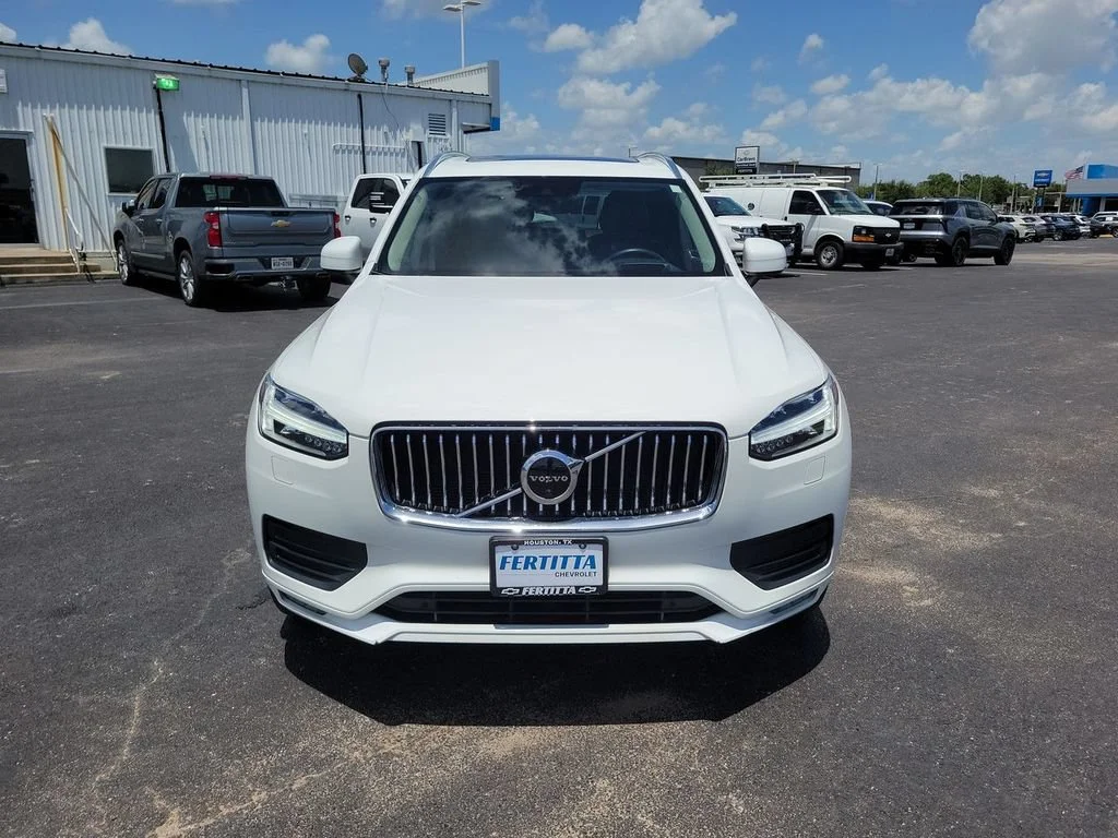 Used 2020 White Volvo T6 Momentum 7 Passenger image 27