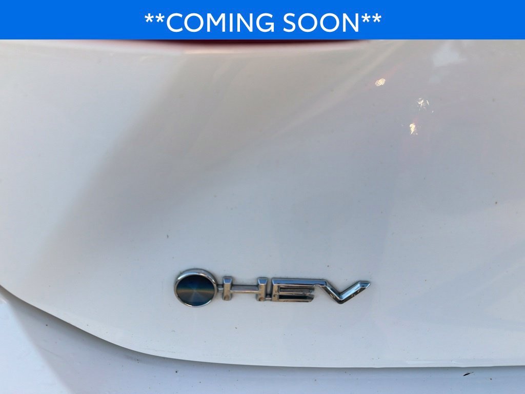 Used 2025 White Toyota LE image 16