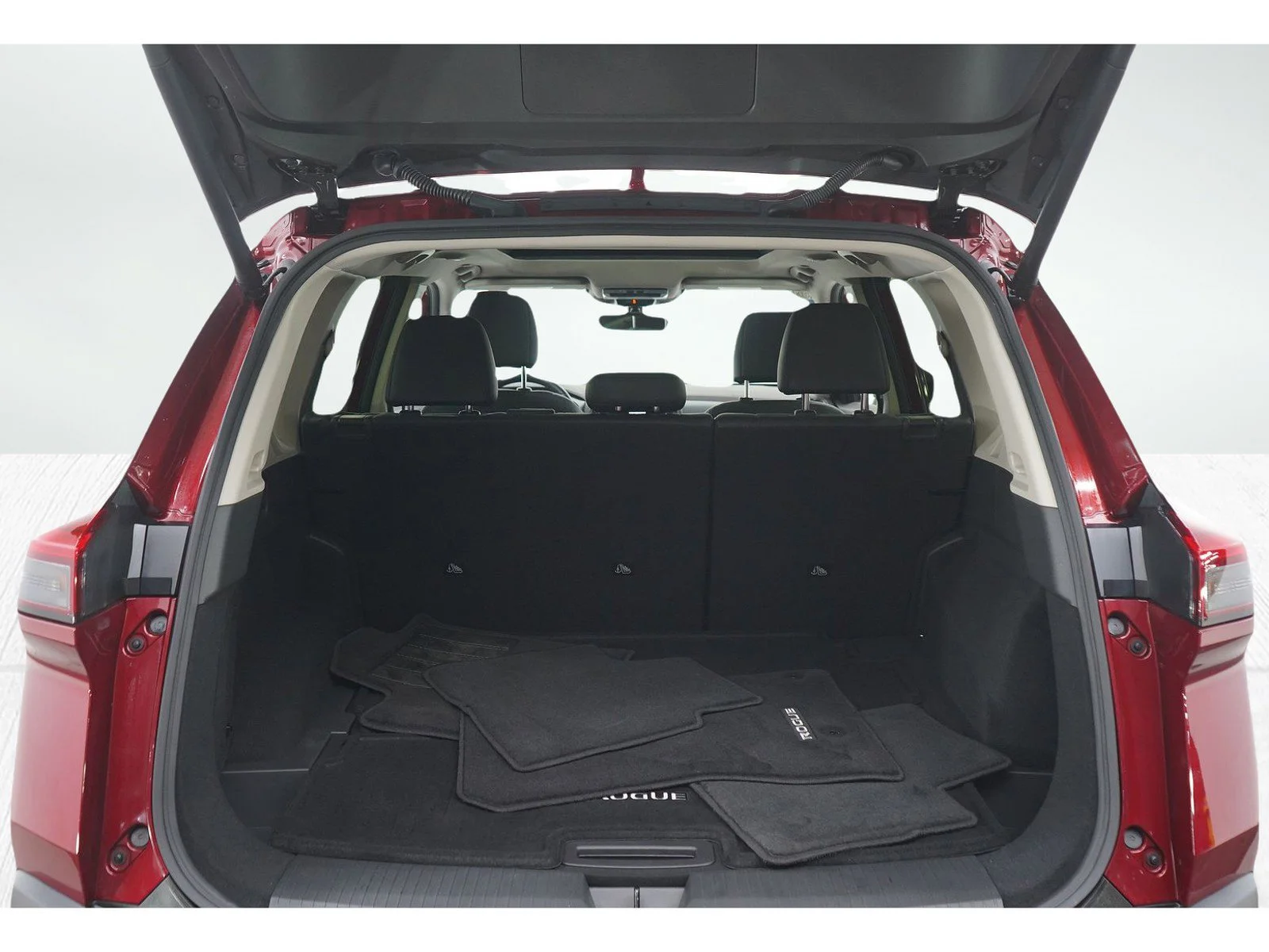 Used 2023 Scarlet Ember Tintcoat Nissan Platinum image 17