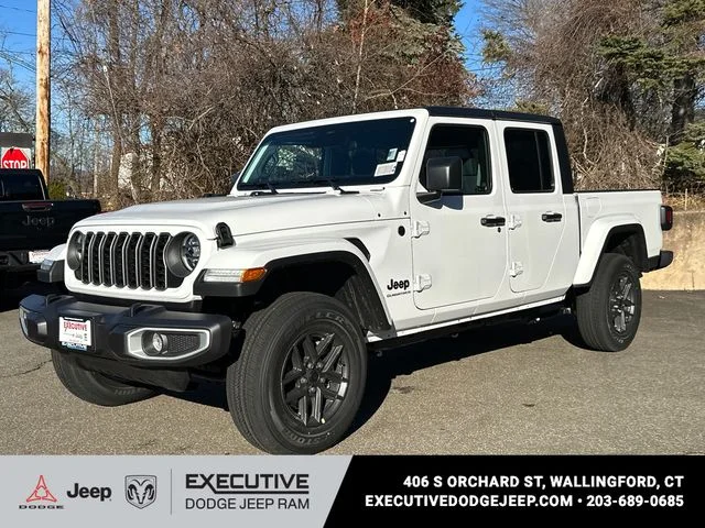 2026 Jeep Gladiator Sport S Auto's photo