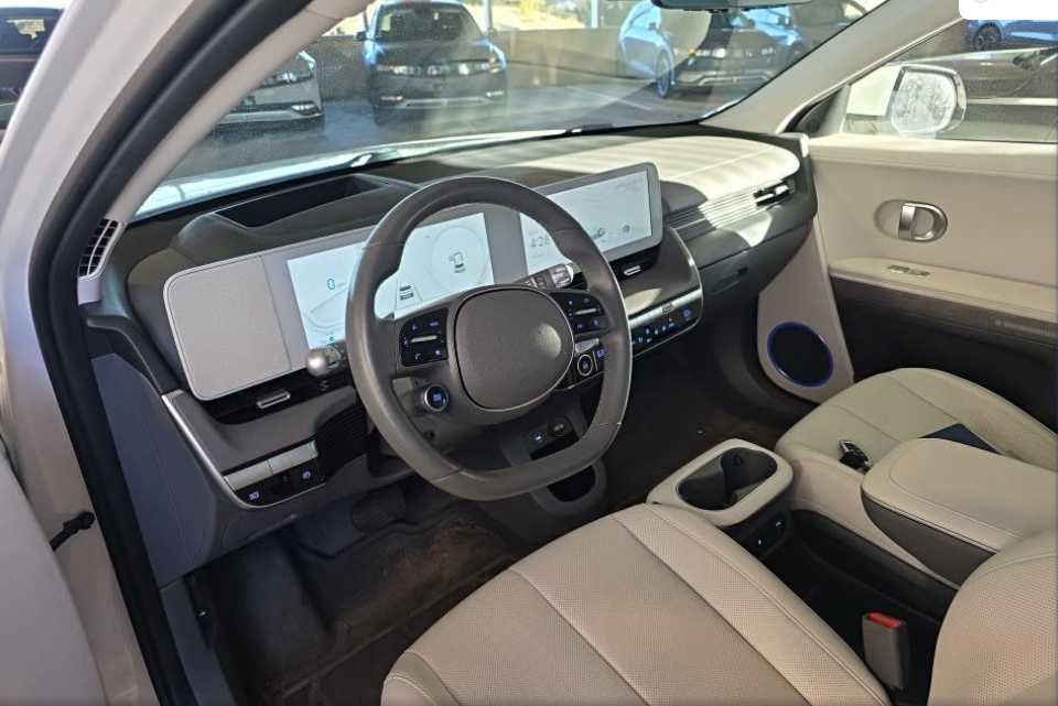 Used 2024 Atlas White Hyundai Limited image 9