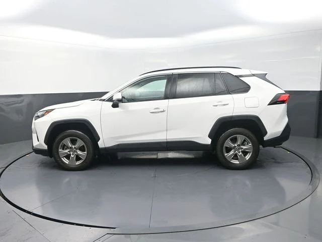 Used 2024 White Toyota XLE image 4