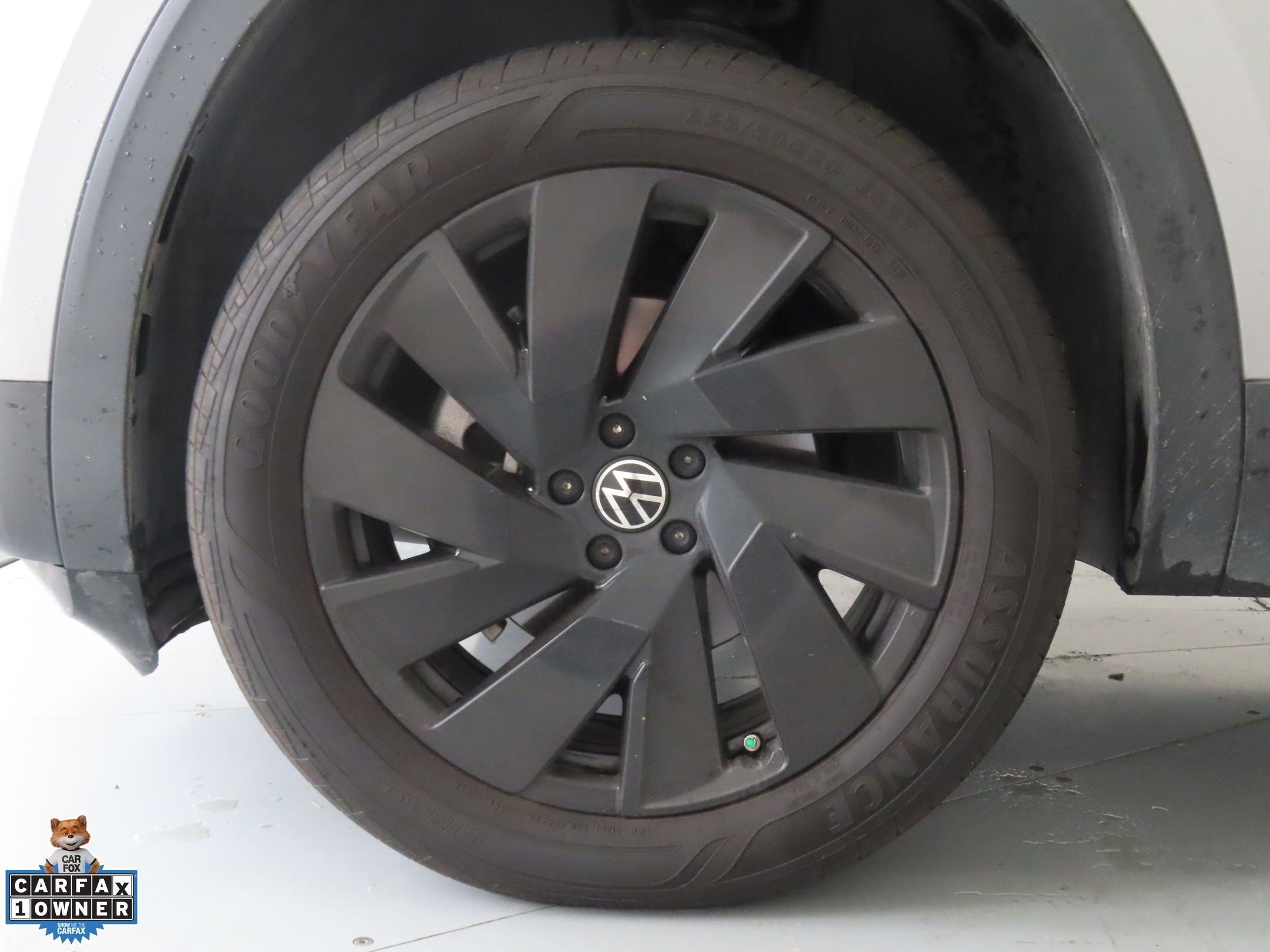 Used 2024 Silver Volkswagen 2.0T SE w/Technology image 28
