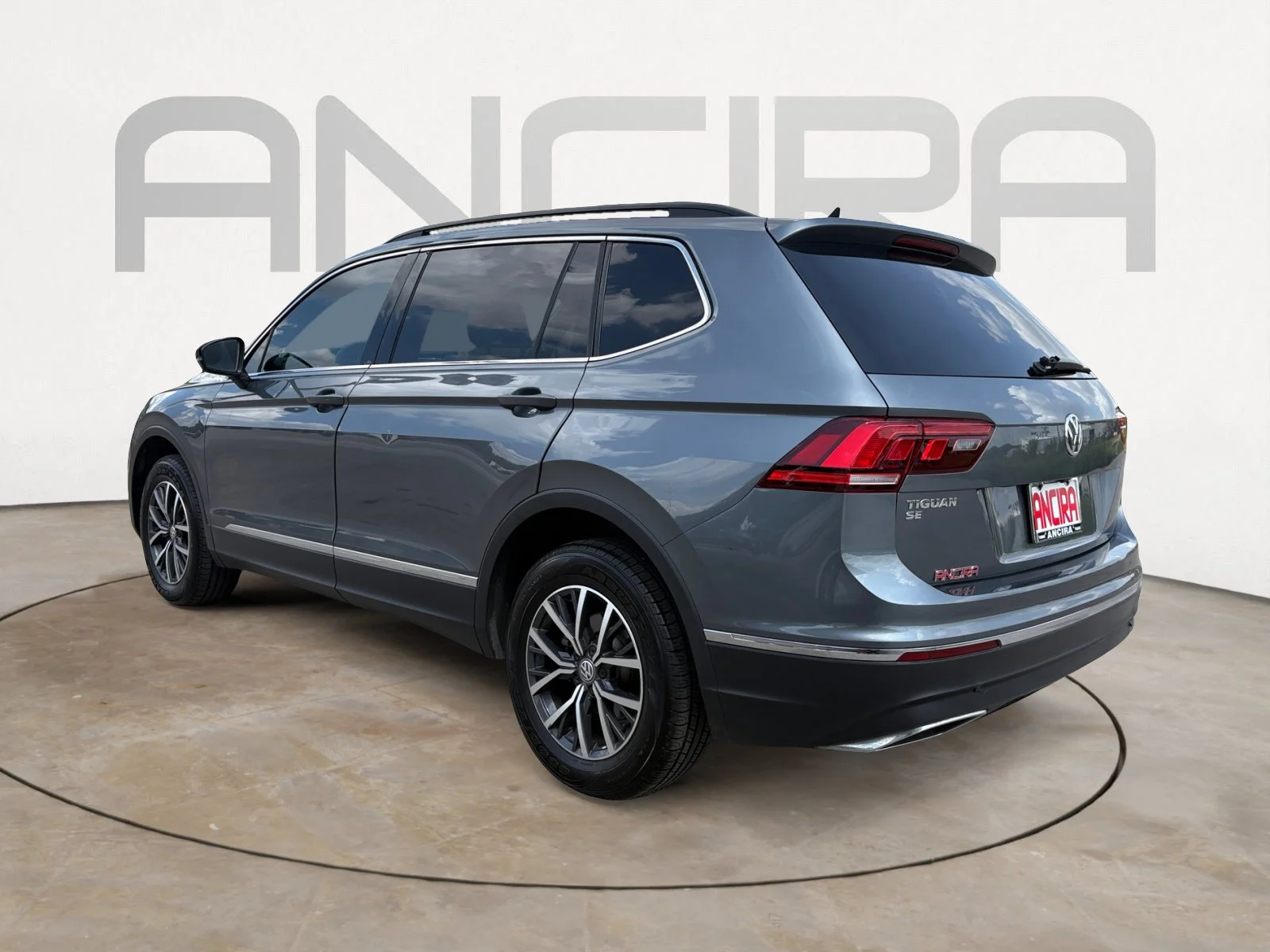 Used 2020 Platinum Gray Metallic Volkswagen 2.0T SE image 8