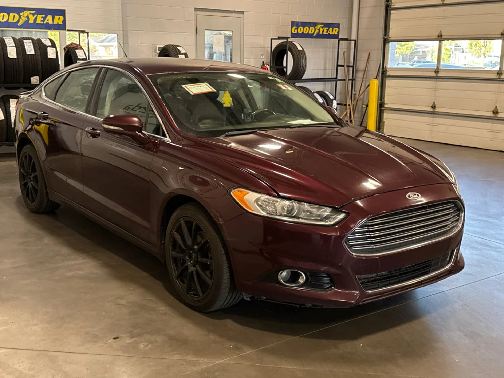 Used 2013 Red Ford SE image 3