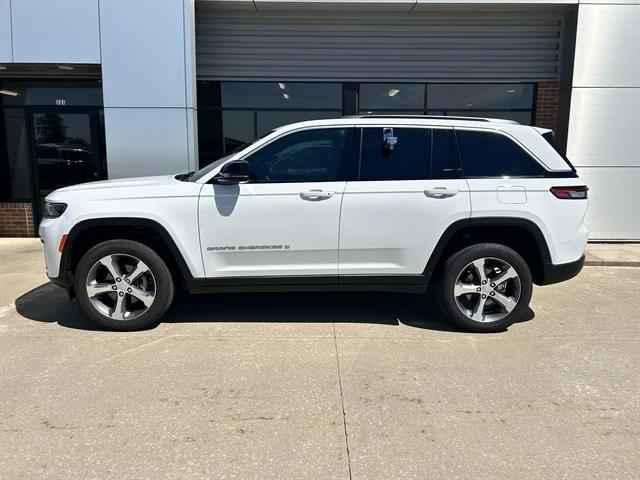 Used 2026 WHITE JEEP Limited image 9