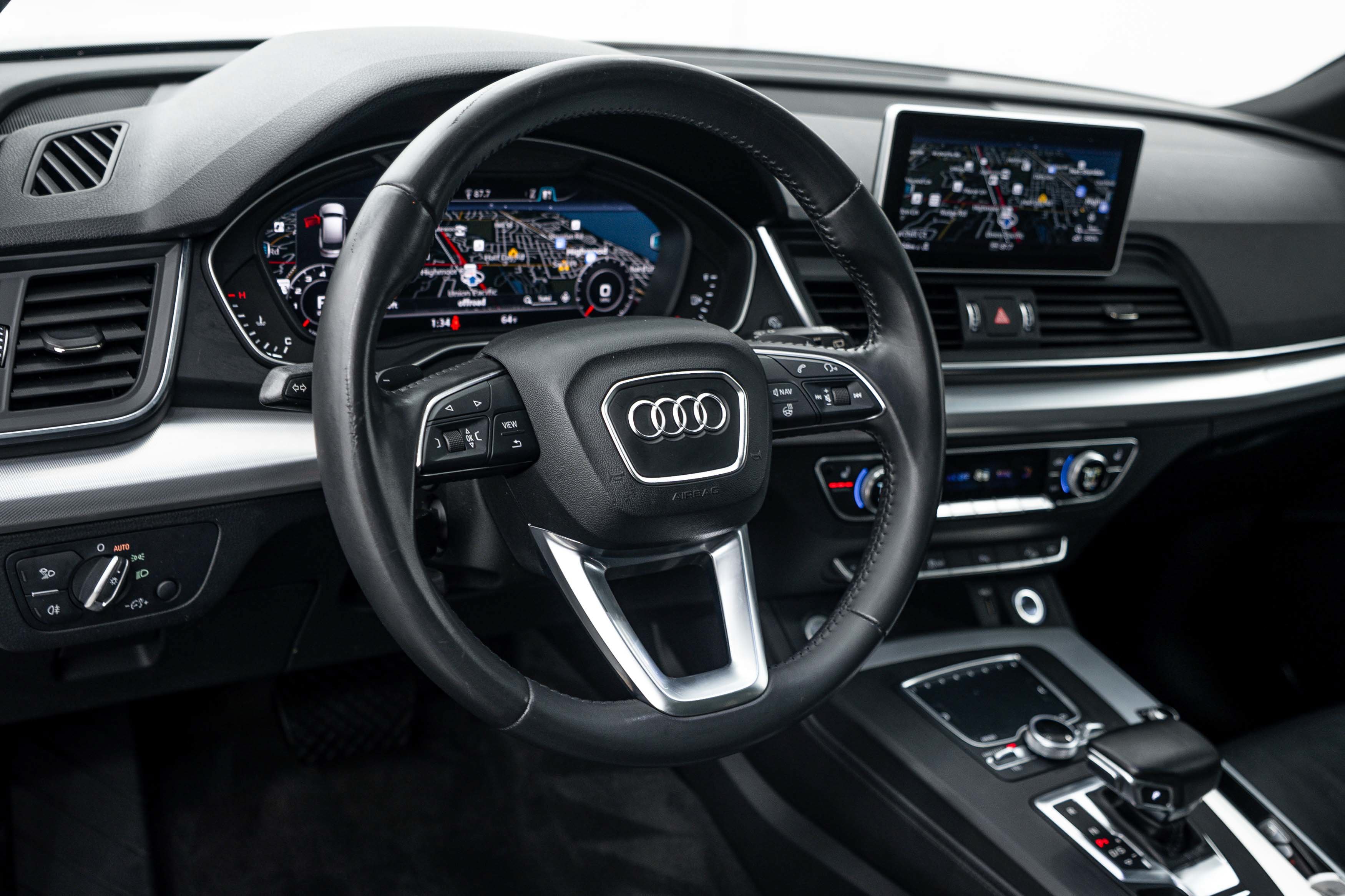 Used 2020 Mythos Black Metallic Audi Titanium Premium Plus image 10