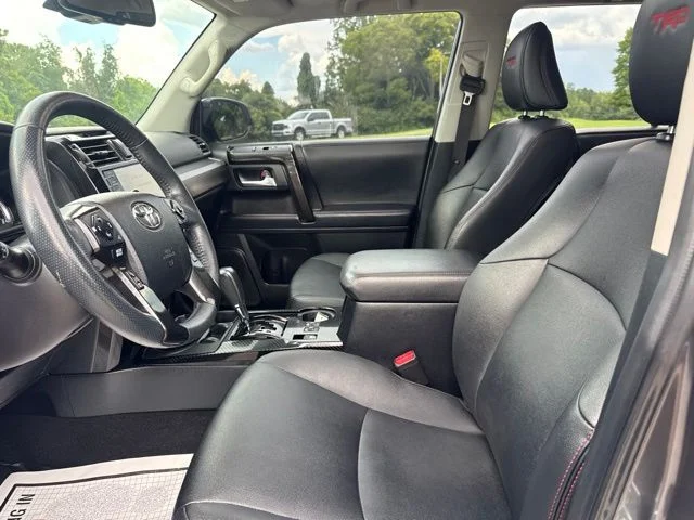 Used 2020 Gray Toyota Venture image 17