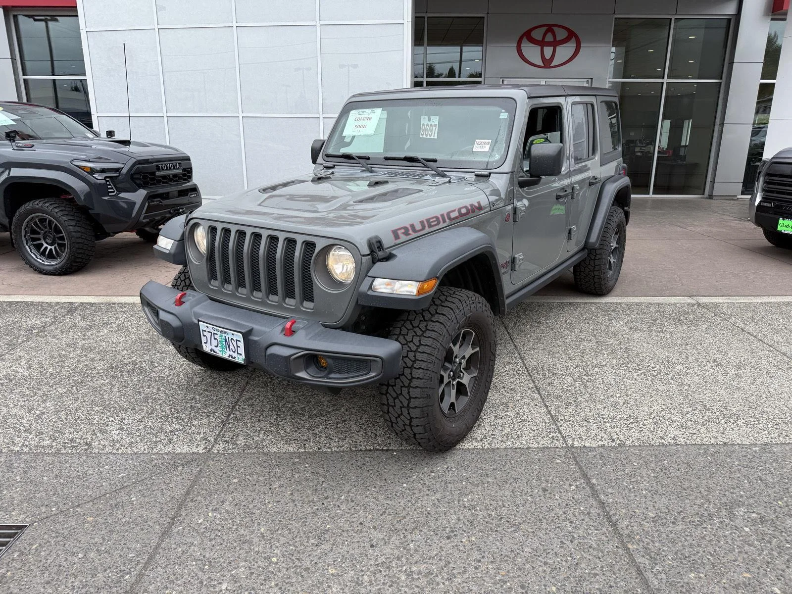 Used 2018 Sting-Gray Clearcoat Jeep Rubicon image 2
