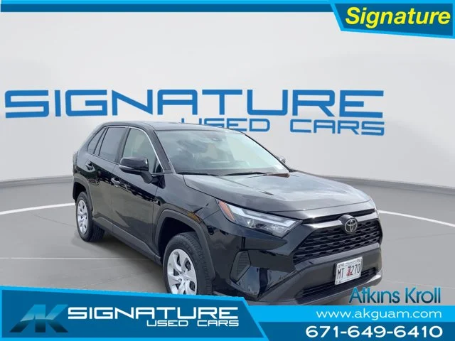2024 Toyota RAV4 LE FWD's photo