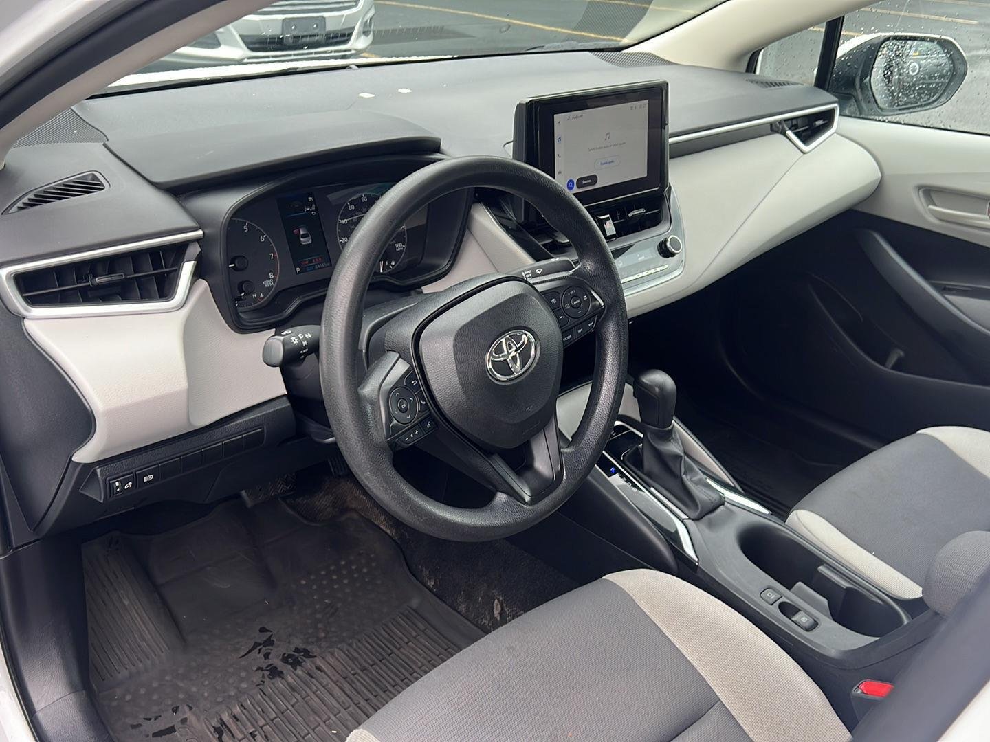 Used 2023 Ice Cap Toyota LE image 4