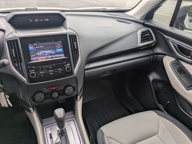 Used 2020 White Subaru Base image 14
