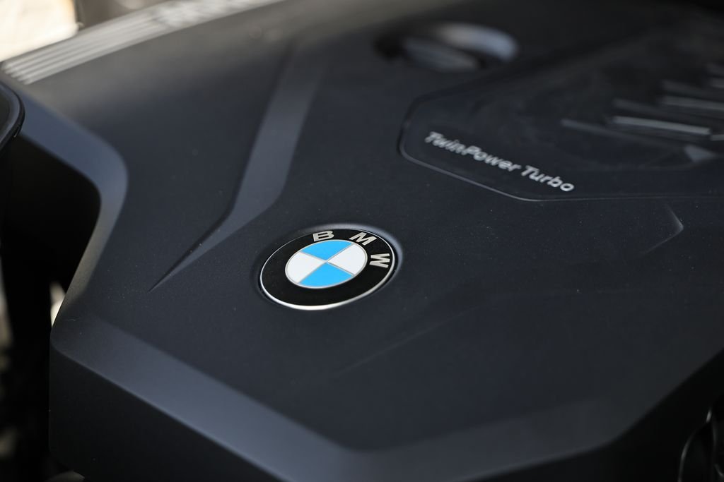 Used 2024 Mineral White Metallic BMW sDrive30i image 29