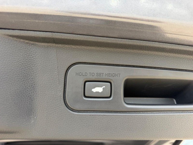 Certified Used 2025 Modern Steel Metallic Honda AWD EX-L image 30