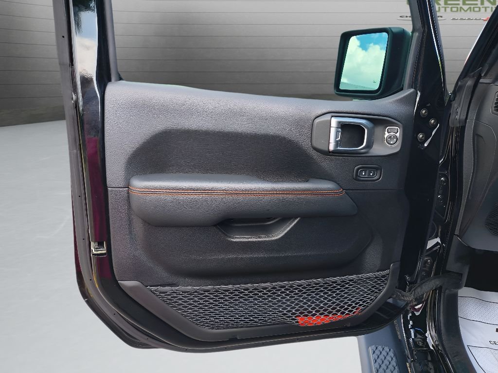 Used 2022 Black Clearcoat Jeep Mojave 37in Tire Pkg image 30