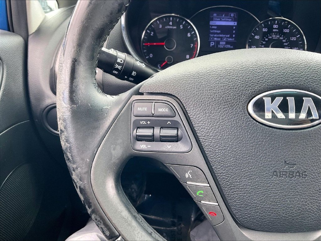 Used 2014 Abyss Blue Kia EX image 21