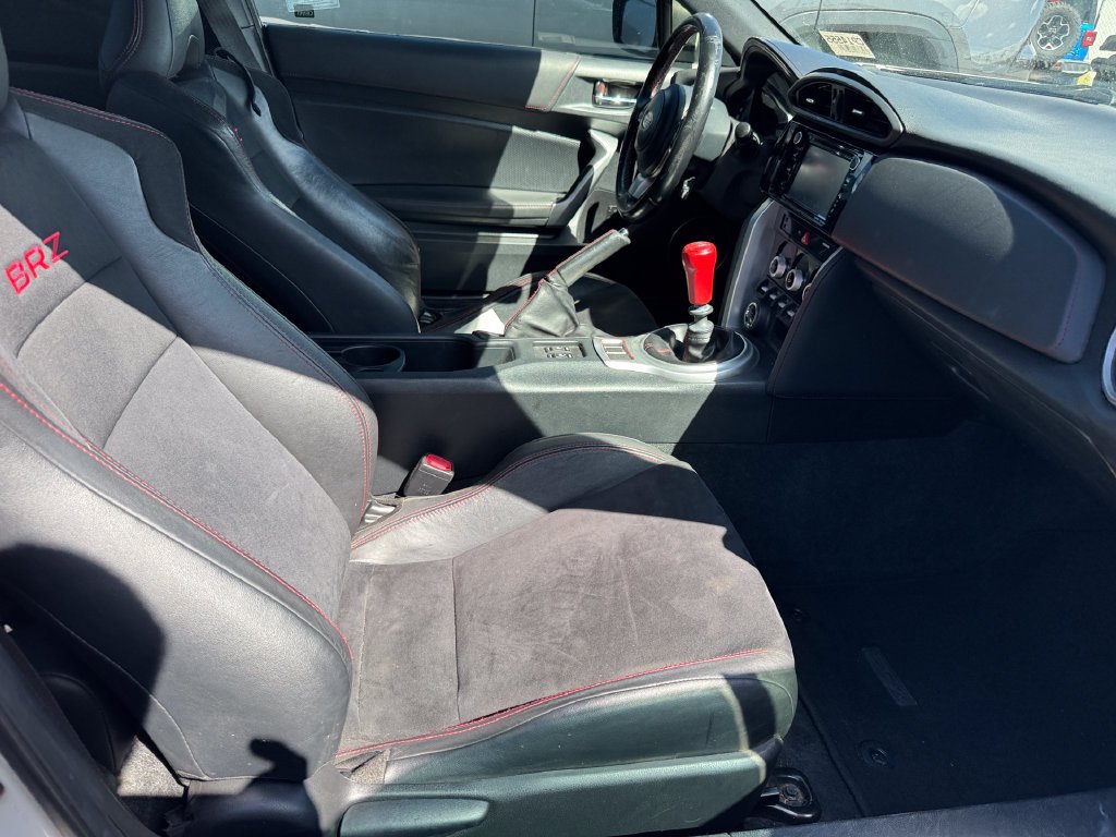 Used 2017 White Subaru Limited image 8
