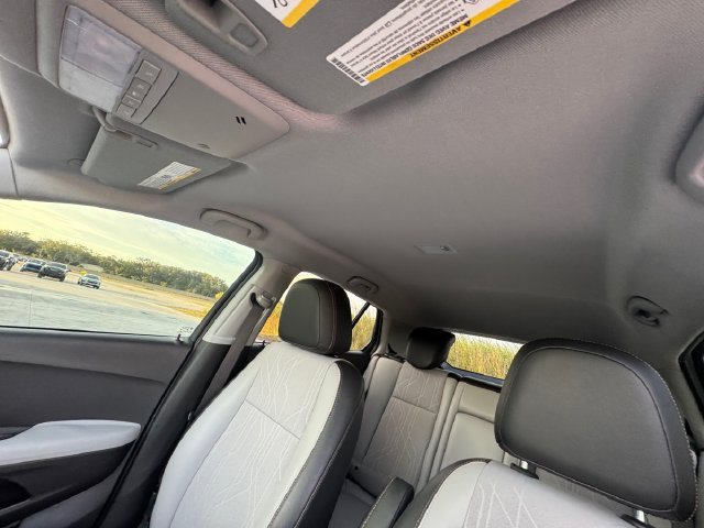 Used 2020 SUMMIT WHITE Chevrolet LT image 27